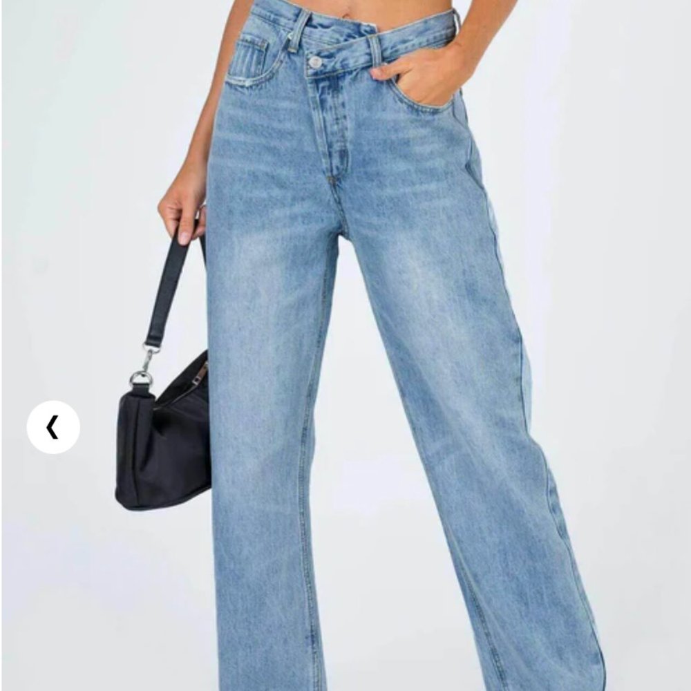 Princess Polly HOLLY ASYMMETRIC STRAIGHT LEG JEAN LIGHT WASH DENIM